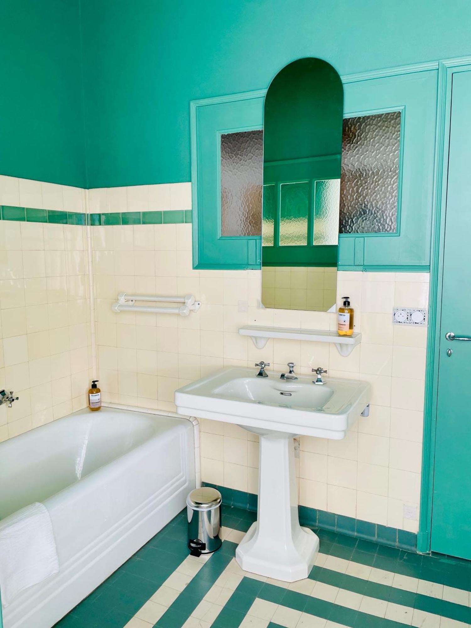 La Maison Au Toit Vert Espalion Dış mekan fotoğraf